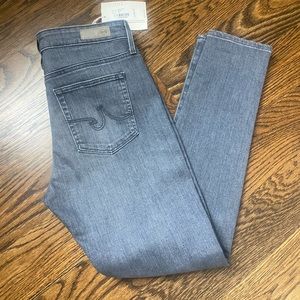 NWT AG Farrah skinny ankle size 28